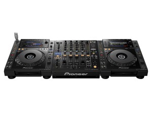 CDJ-900nexus_set_front_WHITE-LR