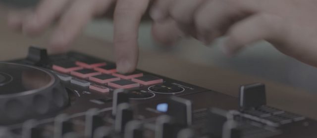 Új Pioneer kontroller a láthatáron, bemutatkozik a DDJ-400!